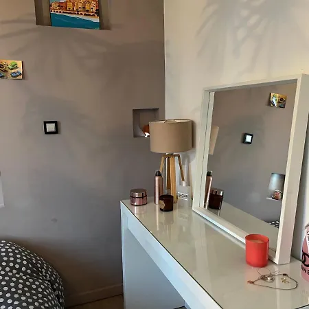 - 2 Chambres 4 Personnes Balcon Parking - Evelyne Hyeres