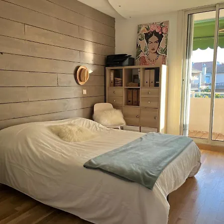 Апартаменты - 2 Chambres 4 Personnes Balcon Parking - Evelyne *